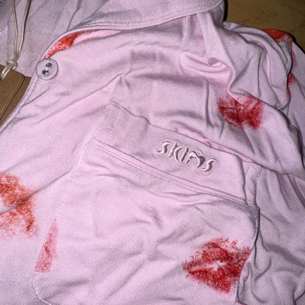 SKIMS Valentines Day 2024 Lip Print Pajama Set size XS - Picture 2 of 12